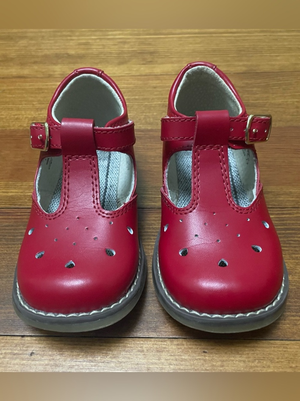 FootMates Harper Apple Red T-Strap Mary Jane Leather Shoes Size 6